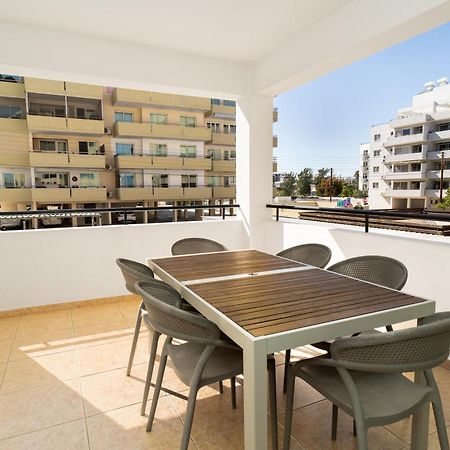 Olivia Mackenzie 2 Bedroom Flat With Pool Ларнака Екстер'єр фото