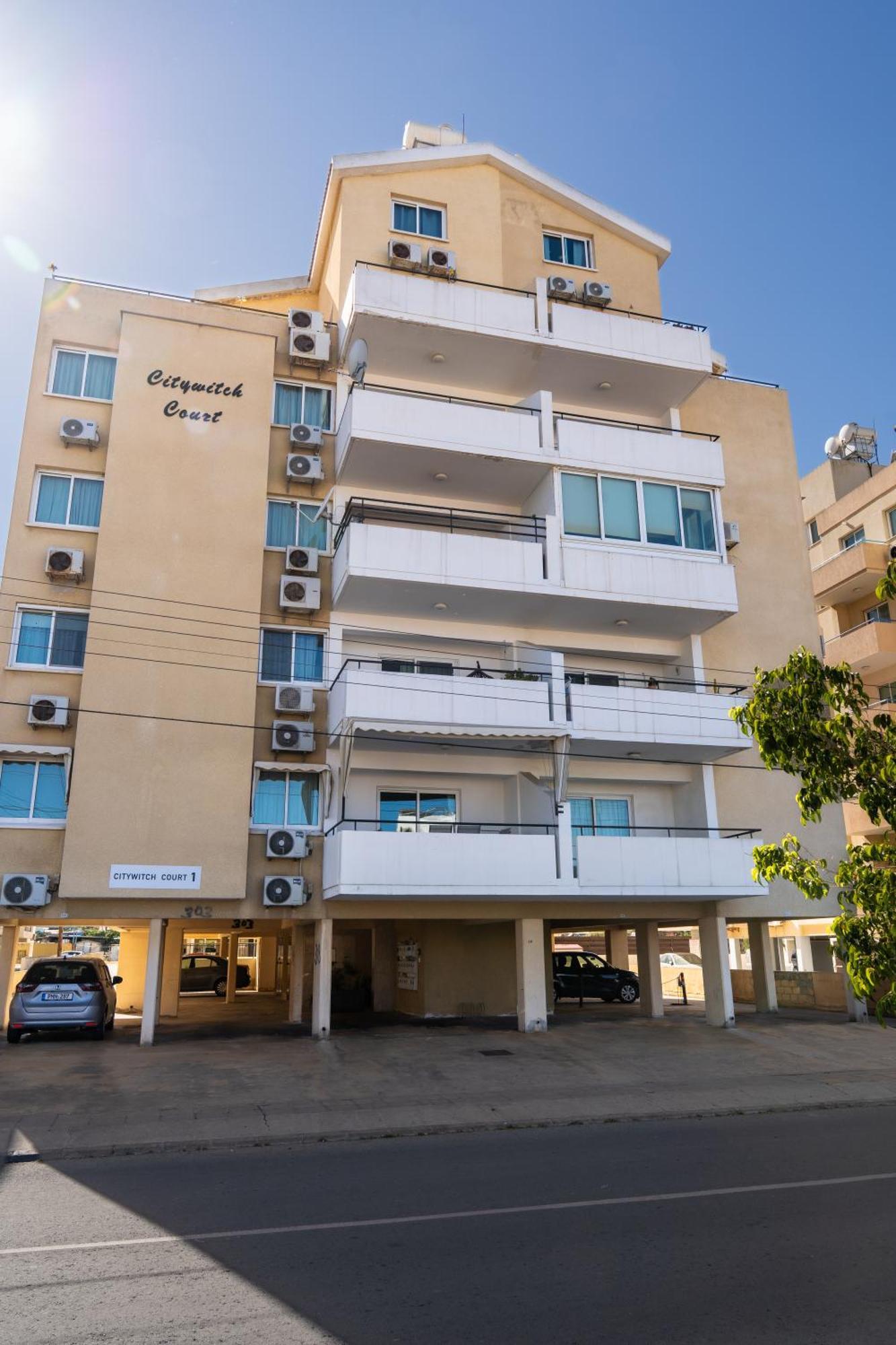 Olivia Mackenzie 2 Bedroom Flat With Pool Ларнака Екстер'єр фото