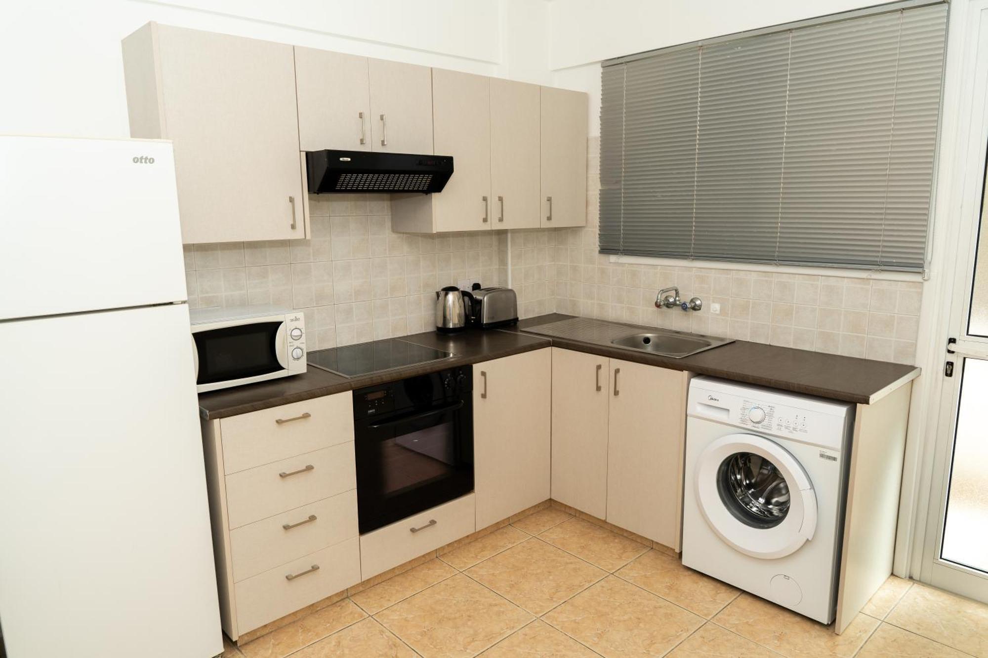 Olivia Mackenzie 2 Bedroom Flat With Pool Ларнака Екстер'єр фото